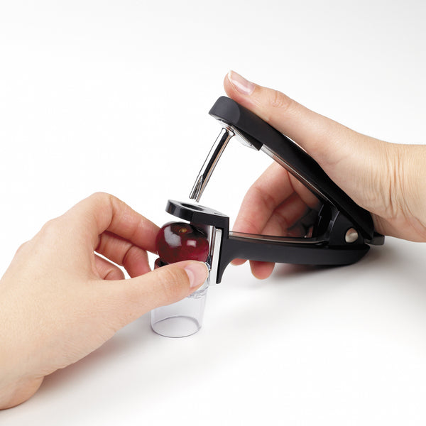 Oxo Goodgrips Cherry/Olive Zinc Pitter Black - 2