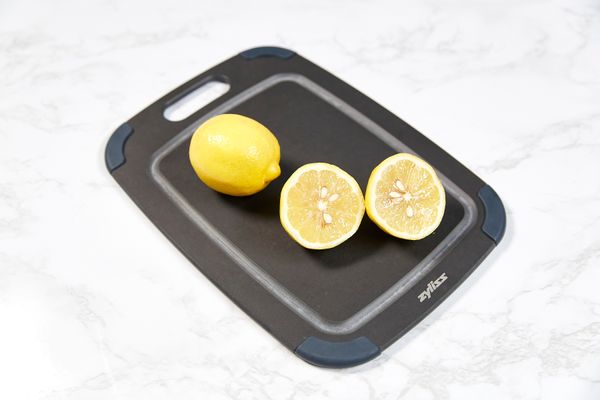 Zyliss Wood Fibre Chopping Board - 30 x 21.5cm - 3