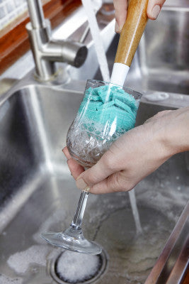 Full Circle Clean Reach Bottle Brush Green Nylon Bristles and Bamboo Handle - 2