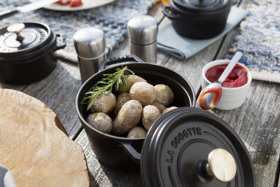 Staub Cast Iron Round Cocotte Black - 24cm - 2