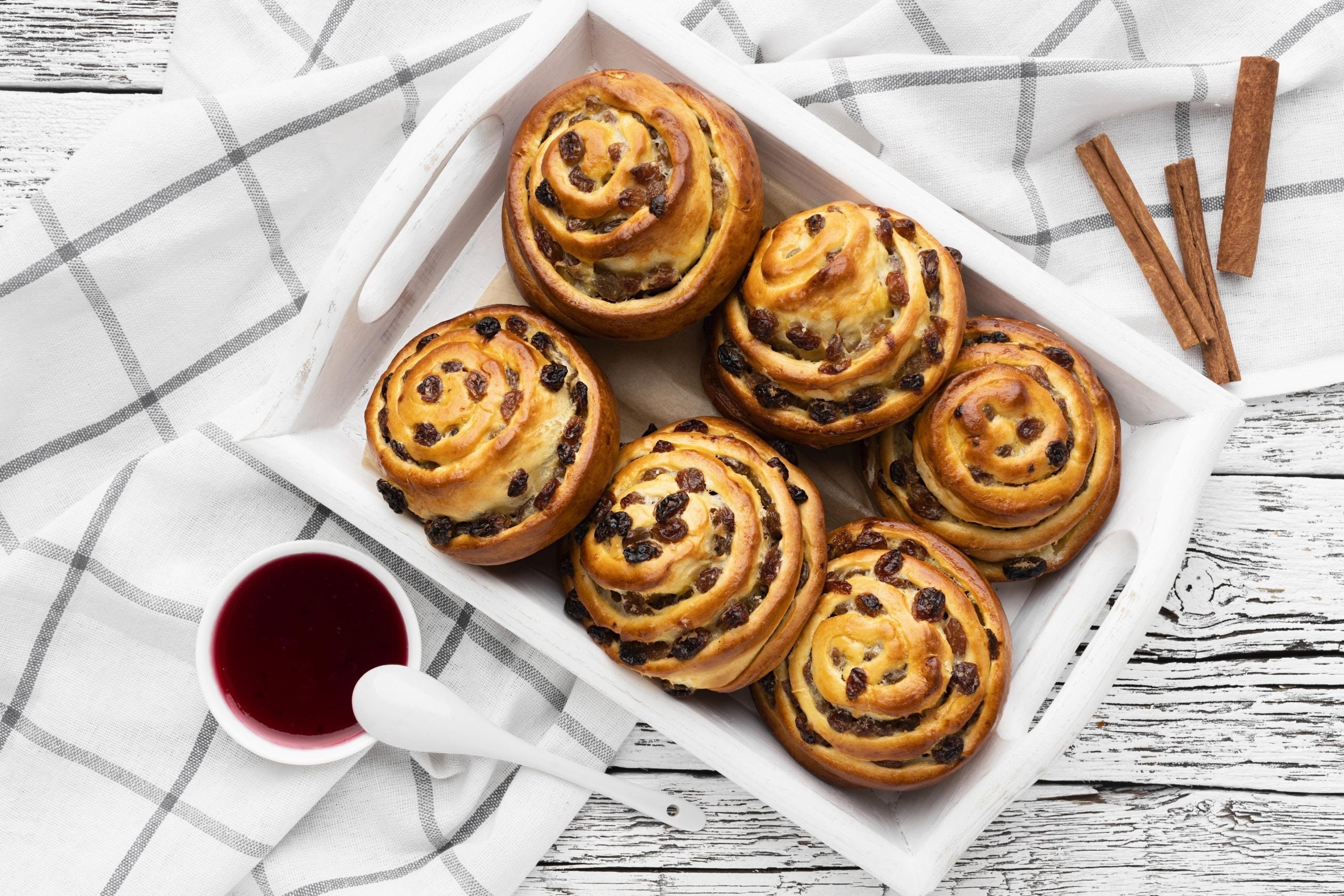 Cardamom Cinnamon Rolls Drizzled With Nutella Espresso Glaze - The ...