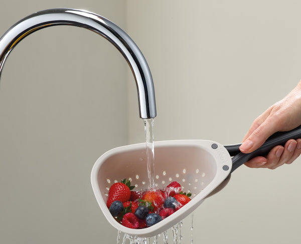 Joseph Joseph Droplet Mini Compact Colander with folding handles - 3