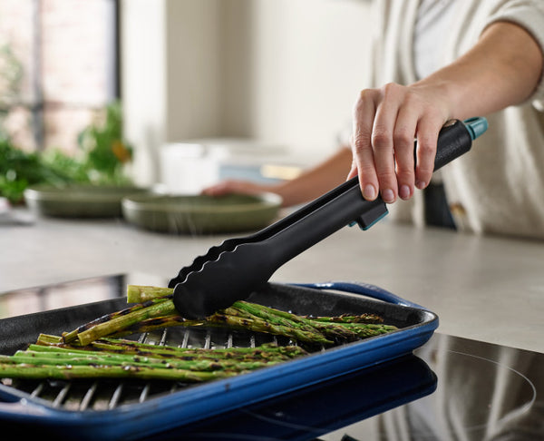 Joseph Joseph Duo Lockable Tongs with integrated tool rest - 1