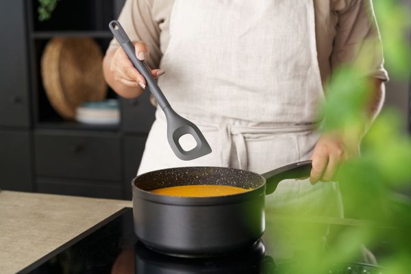 Zyliss Mixing Spoon - Angled (pointed) - 3