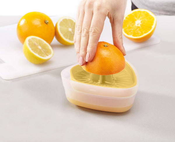 Joseph Joseph Duo Juicer with reversible lid - 3