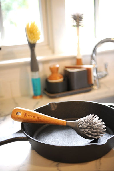 Full Circle Tenacious C Brush for Cast Iron - 2