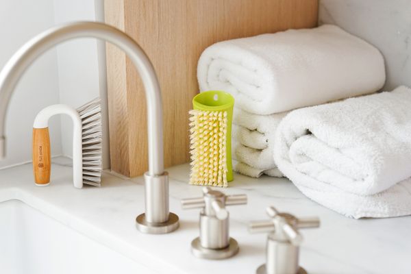 Full Circle All-Purpose Scrub Brush - White - 3