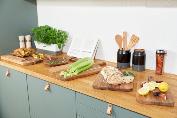 Cole & Mason Barkway Acacia Large Board with Handle - 2