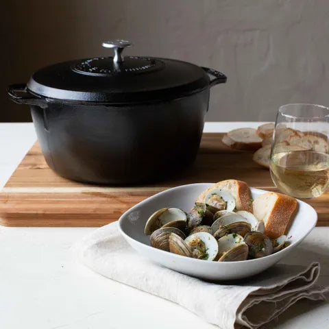 Lodge Blacklock Cast Iron Dutch Oven – 5.2L - 3